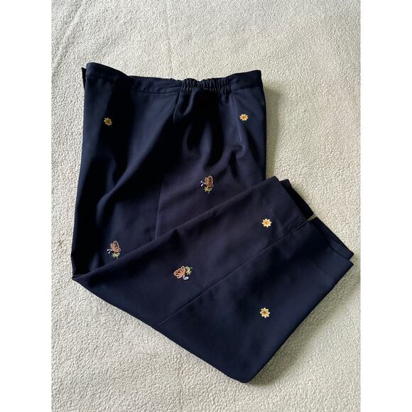 Alfred Dunner 10 navy blue high rise capris. - Picture 5 of 12